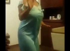 Big boob aunty dancing