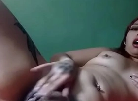 Madura se masturba hasta venirse en webcam prostituta mexicana